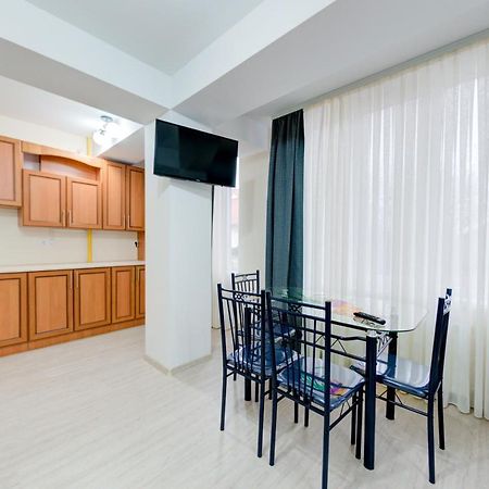 Catherine Hotel Кишинів Екстер'єр фото